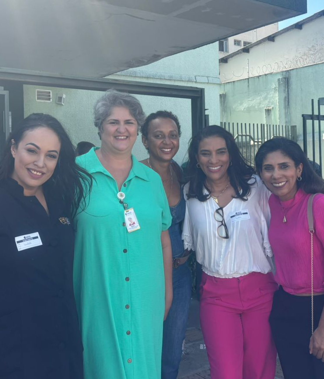 Voluntárias reunidas em ação solidária